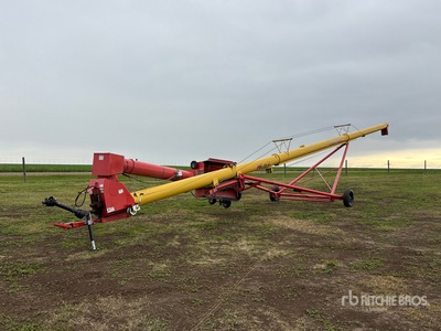 2009 Westfield MK 130-61 13 in x 61 ft Swing Grain Auger