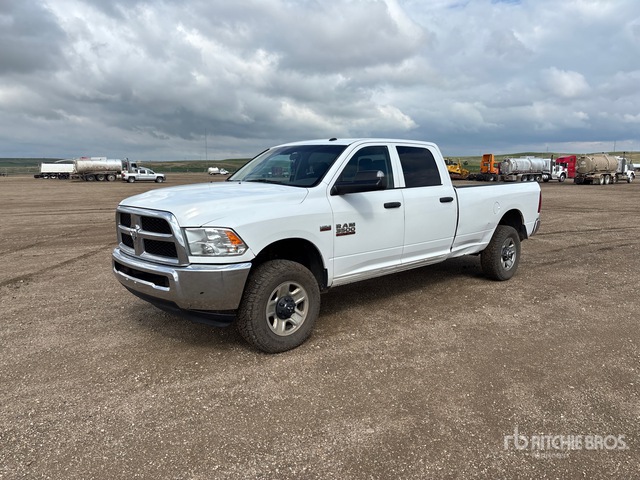 2017 Ram 3500 4x4 Crew Cab Pickup