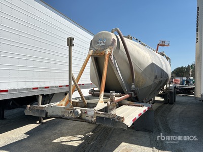 1989 Fruehauf T/A Pneumatic Bulk Trailer