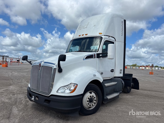 2019 Kenworth T680 4x2 S/A Day Cab Truck Tractor