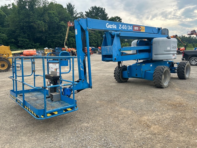 2014 Genie Z-60/34 4WD Diesel Articulating Boom Lift