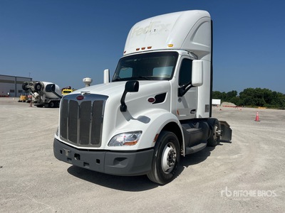 2018 Peterbilt 579 4x2 S/A Day Cab Truck Tractor