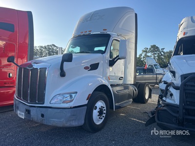 2017 Peterbilt 579 4x2 S/A Day Cab Truck Tractor