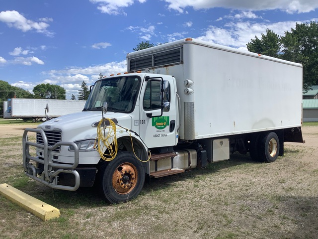 2015 Freightliner Business Class M2 4x2 Heated Van Truck