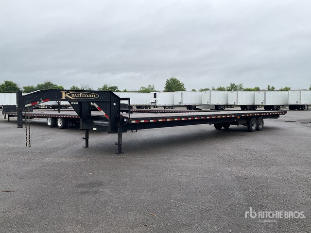 2017 Kaufman 18300 lb 43 ft T/A Gooseneck Equipment Trailer