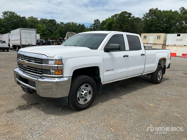 2015 Chevrolet Silverado 2500 4x4 Crew Cab Pickup