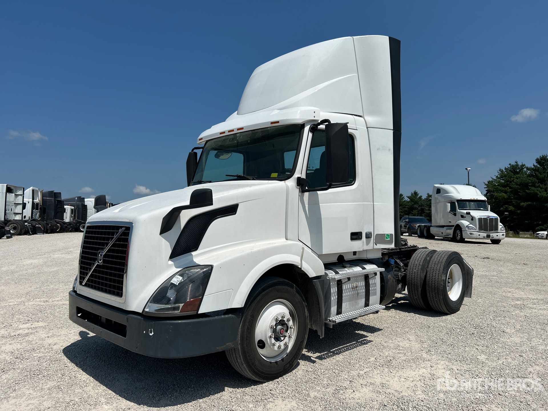 2016 Volvo VNL 4x2 S/A Day Cab Truck Tractor
