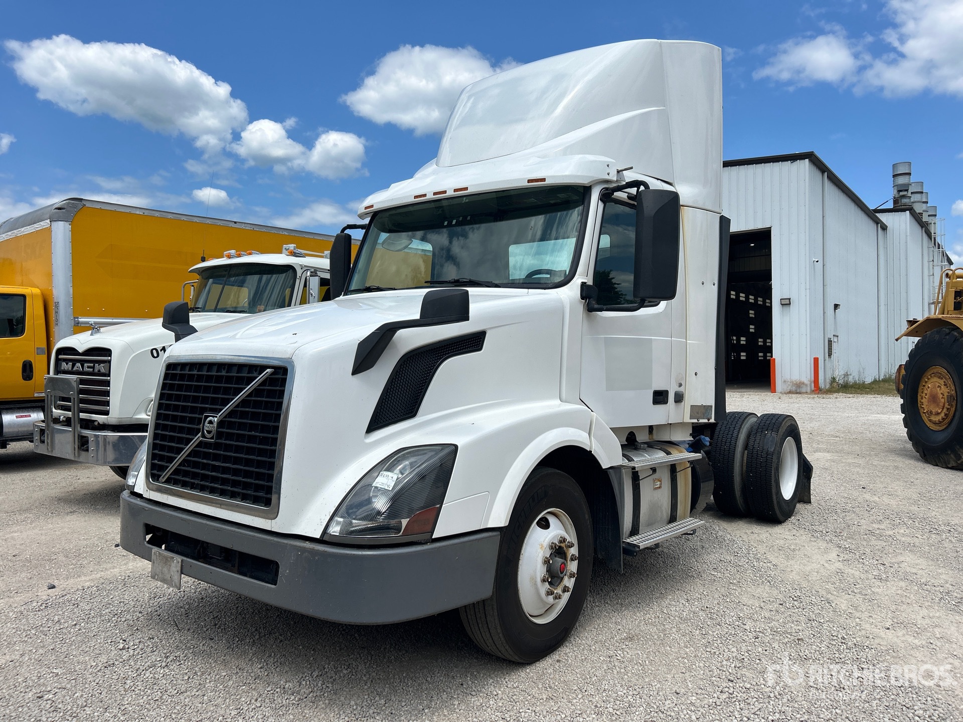 2017 Volvo VNL 4x2 S/A Day Cab Truck Tractor (Inoperable)