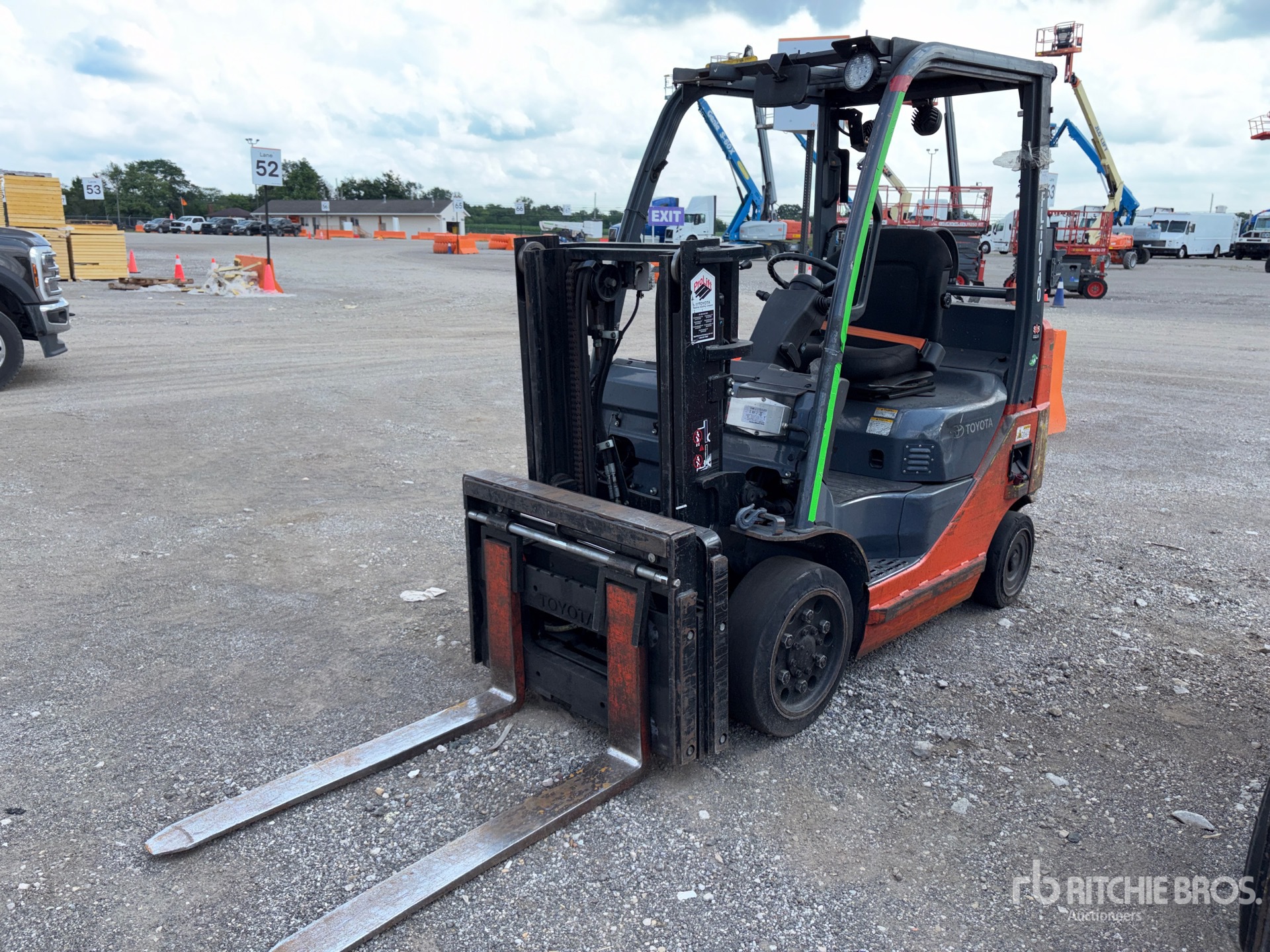 2015 Toyota 8FGCU20 1250 lb Cushion Tire Forklift