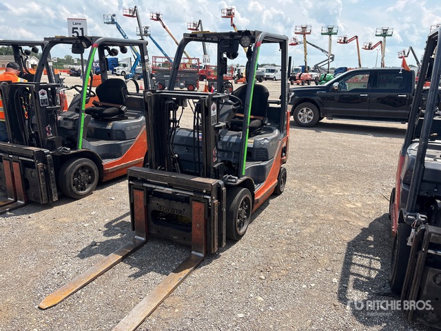 2015 Toyota 8FGCU20 Pneumatic Tire Forklift