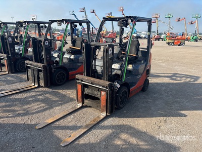 2015 Toyota 8FGCU20 Pneumatic Tire Forklift