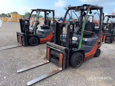 2015 Toyota 8FGCU20 1250 lb Pneumatic Tire Forklift