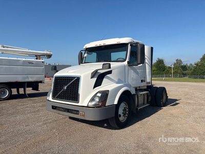 2017 Volvo VNL 4x2 Ciągnik siodłowy z kabiną dzienną S/A
