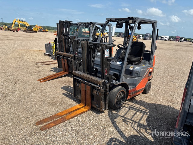 2016 Toyota 8FGCU20 4000 lb Cushion Tire Forklift