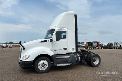 2016 Kenworth T680 4x2 Ciągnik siodłowy z kabiną dzienną S/A