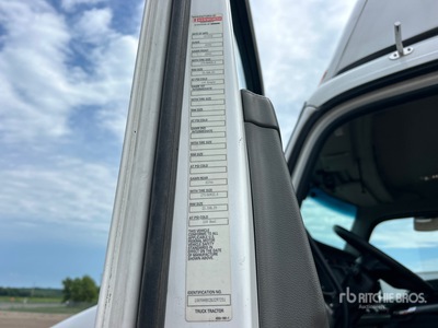 2019 Kenworth T680 4x2 Ciągnik siodłowy z kabiną dzienną S/A