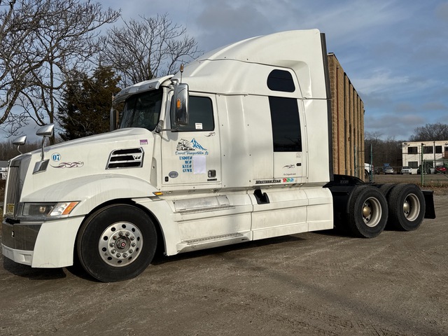 2020 Western Star 5700XE 6x4 T/A Sleeper Truck Tractor
