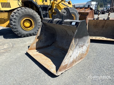 64 in Q/C Cleanup Excavator Bucket - Fits Komatsu PC290