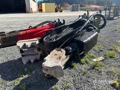 LaBounty UP40 14 in Q/C Rotating Demolition Shear - Fits Komatsu PC290