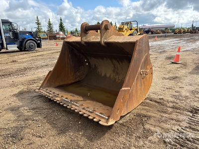 84 in Cleanup Excavator Bucket - Fits Hitachi 470
