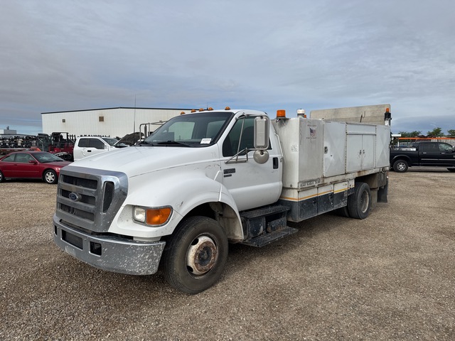 2006 Ford F-650 4x2 Saw Body Truck