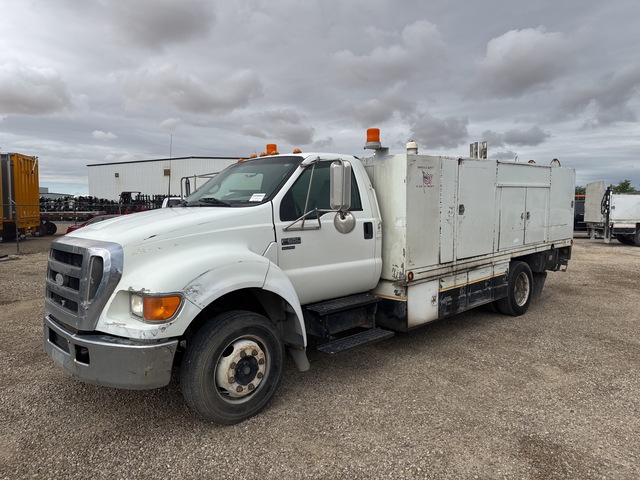 2006 Ford F-650 4x2 Saw Body Truck