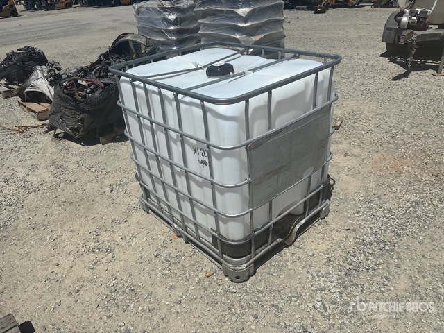 4 ft x 3 ft 3 in 275 Gallon IBC Tote Tank
