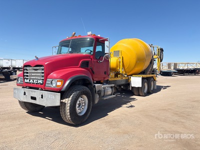 2006 Mack CV513 8x4 Betoniera