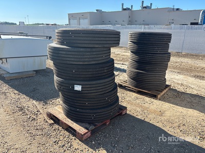 Quantity of (12) Michelin XZE2 11R24.5 Steer Tires