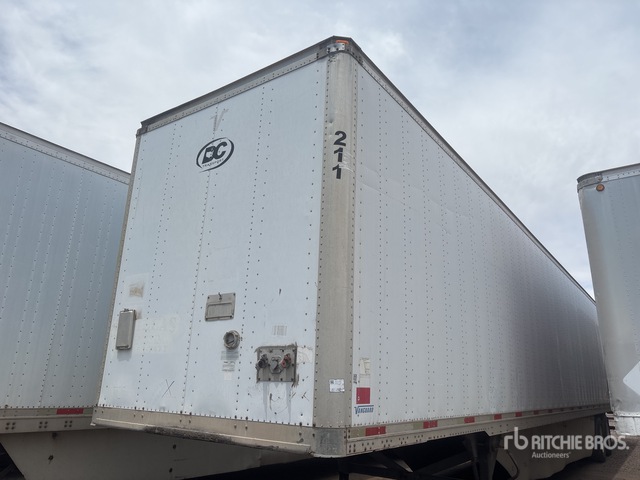 2005 Vanguard VIP4000 53 ft x 102 in T/A Van Trailer