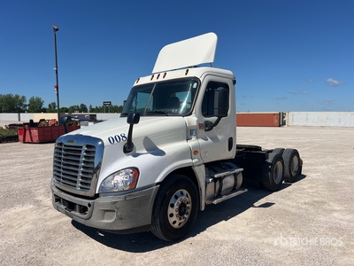 2015 Freightliner Cascadia 125 6x4 T/A Day Cab Truck Tractor