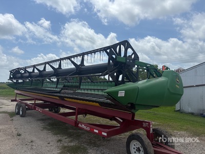 2014 John Deere 630D 30 ft Draper Schneidwerk