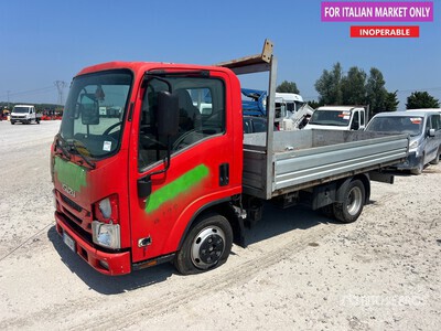 Isuzu Flatbed Truck (Inoperable)