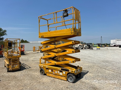 2006 Haulotte Compact 10N Electric Scissor Lift