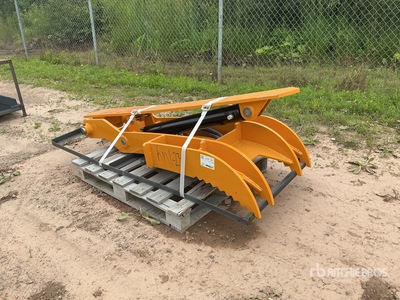 2026 Handy HET320 30 in Excavator Thumb - Fits Cat 320 (Unused)