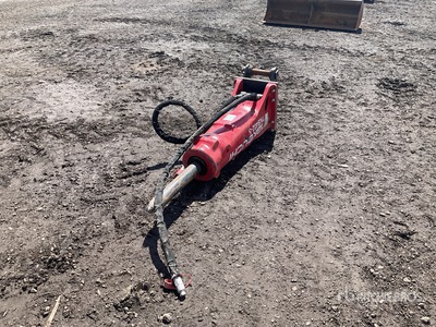 2023 Takeuchi TKB402-S Trituradora hidráulica