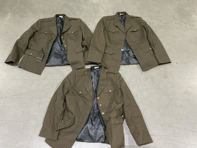 (74) Women's Coats
