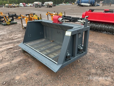2026 Handy HVSB72 72 in Skid Steer Screening Bucket (Unused)