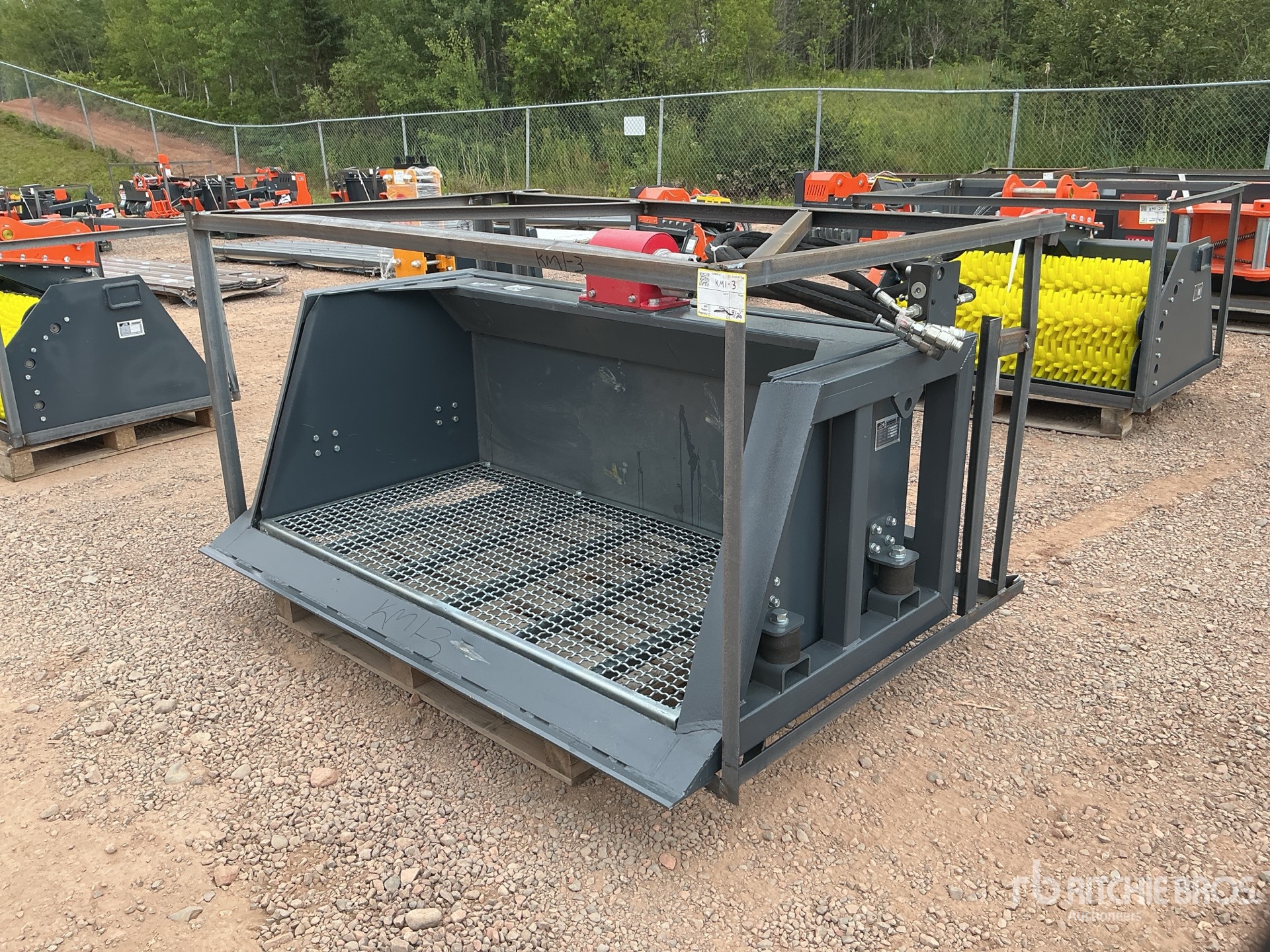 2026 Handy HVSB72 63 in Skid Steer Bucket (Unused)