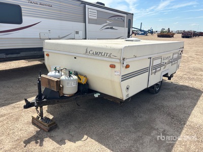 1998 Damon Camp Flight 12 ft 5 in S/A Tent Remorque de tourisme