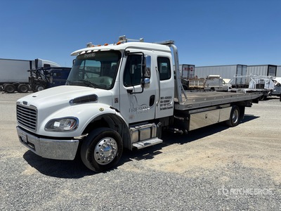 2016 Freightliner M2106 4x2 Extended Cab Rollback Truck