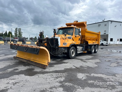2015 Freightliner 114SD 6x4 Schneepflug-Lastzug