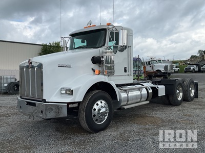 2019 Kenworth T800 6x4 T/A Day Cab Truck Tractor