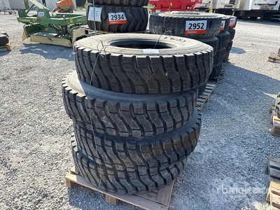 Quantity of (4) Pirelli 13R22,5 Tyres