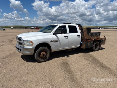 2018 Ram 3500 4x4 Crew Cab Flatbed Truck
