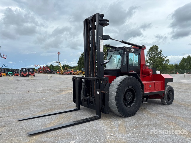 1982 Taylor TYB250M 24940 lb Pneumatic Tire Forklift