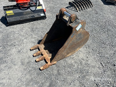 21.5 in Digging Excavator Bucket - Fits Cat 308