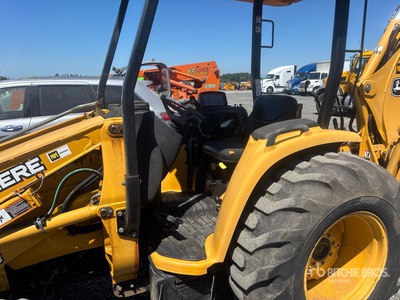 2005 John Deere 110 4WD 66" bucket Utility Tractor
