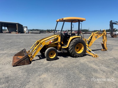 2005 John Deere 110 4WD 66" bucket Tracteur agricole utilitaire
