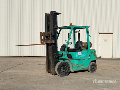 Mitsubischi FG25 Chariot Elevateur Pneumatic Tire Forklift